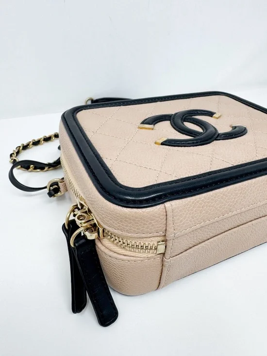 Chanel Beige Filigree Vanity Case - Picture 5 of 10